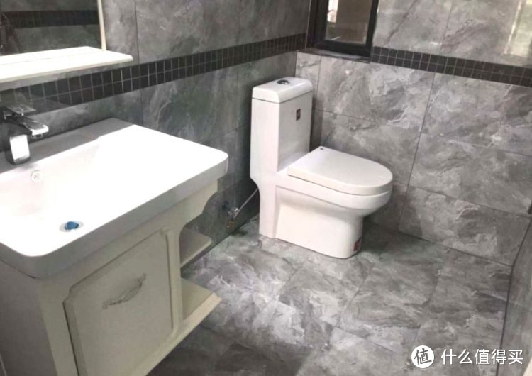 119㎡現(xiàn)代簡(jiǎn)約三居室，20萬(wàn)全包給熟人裝修，還沒(méi)開始入住先曬曬