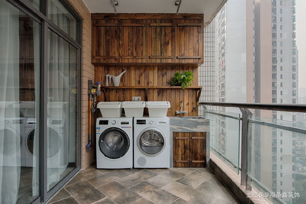 陽(yáng)臺(tái)裝修_陽(yáng)臺(tái)廚房裝修效果圖_露天陽(yáng)臺(tái)裝修