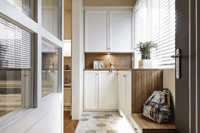 15年舊房改造，99㎡”暗亂差”空間秒變溫馨三居，連收納都翻倍，還有專屬衣帽間