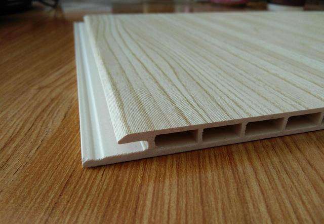 我家有三歲孩子，新房裝修不刷漆，用集成墻板沒有異味，更環(huán)保