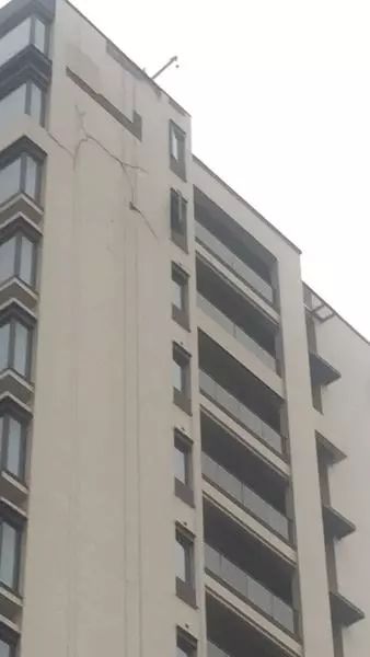 杭州一樓盤豪華裝修，沒交付外墻已開裂！業(yè)主發(fā)現(xiàn)30多處質(zhì)量問題，快崩潰了