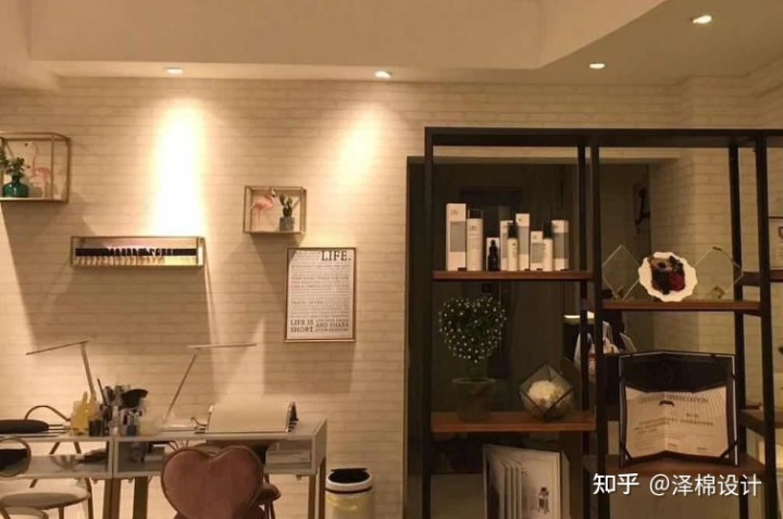 美甲化妝店裝修效果圖_化妝品店裝修效果圖_化妝盤頭店裝修圖片